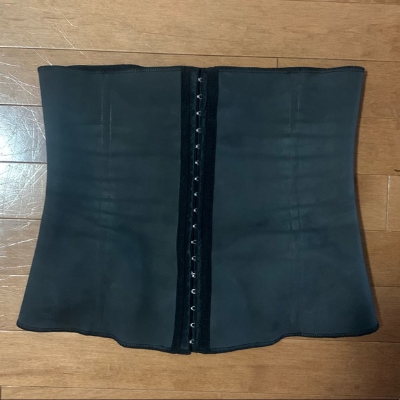 AMIA Classic Cincher Waist Trainer - Picture 3 of 6